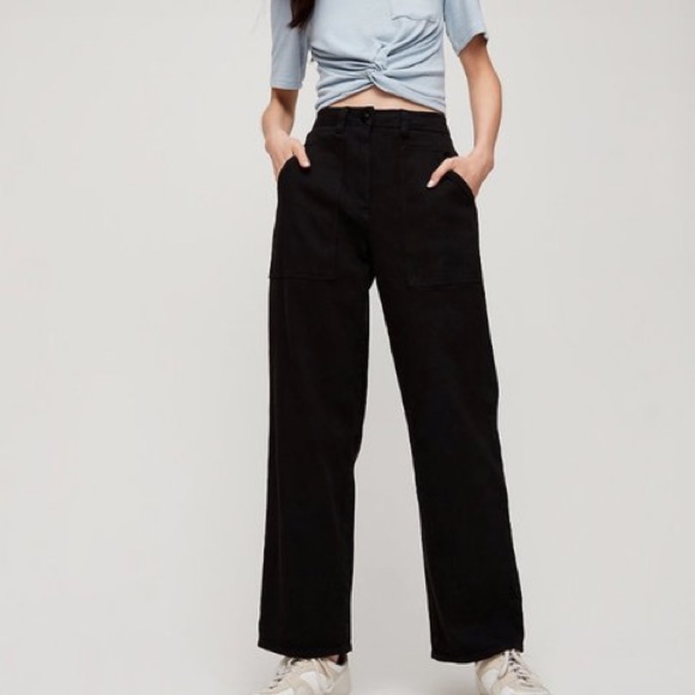 Aritzia Ryley Utility Pant size 6 Black